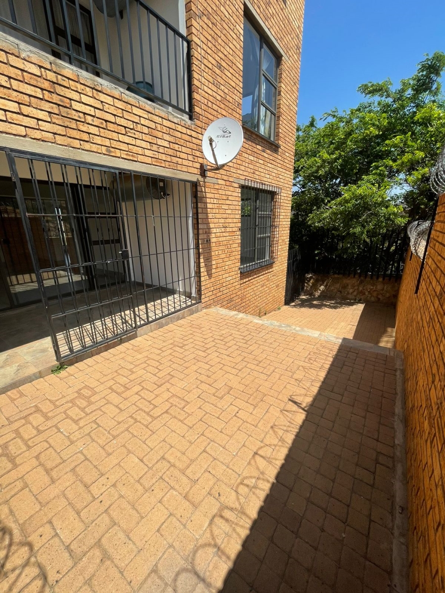 To Let 2 Bedroom Property for Rent in Oakdene Gauteng