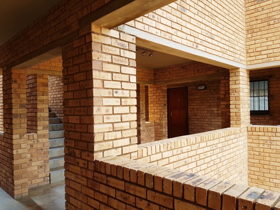 To Let 2 Bedroom Property for Rent in Oakdene Gauteng