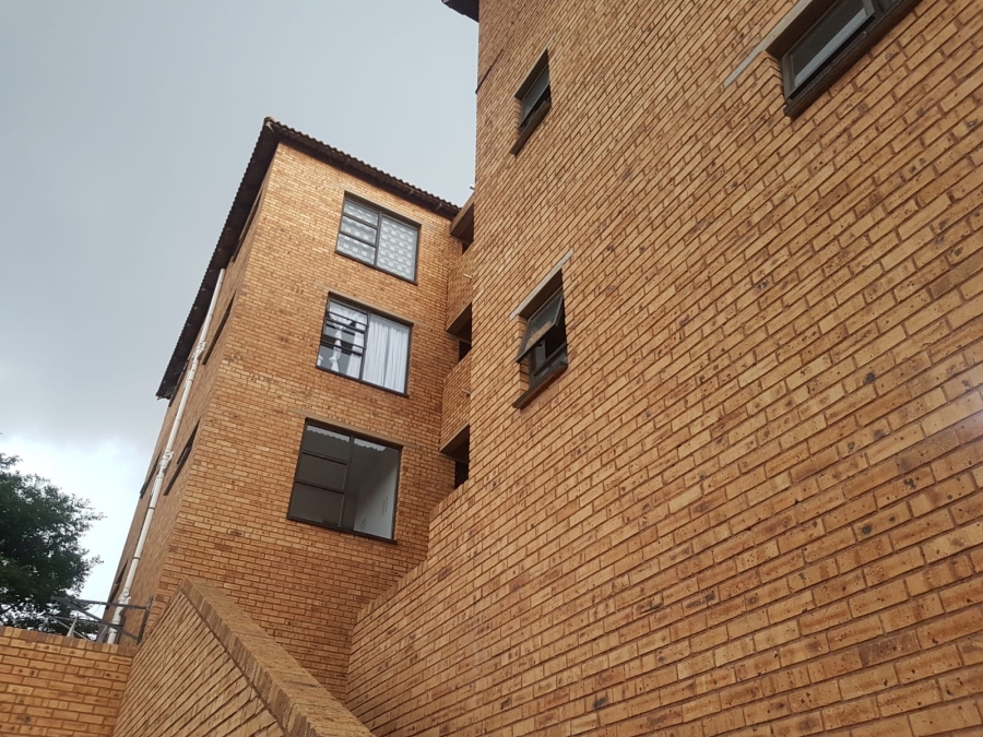 To Let 2 Bedroom Property for Rent in Oakdene Gauteng