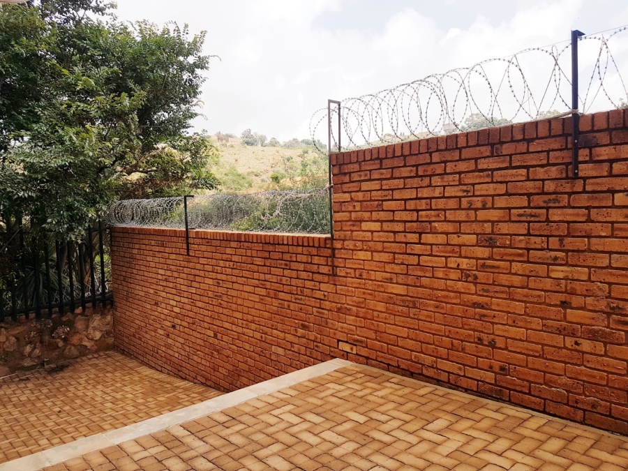 To Let 2 Bedroom Property for Rent in Oakdene Gauteng