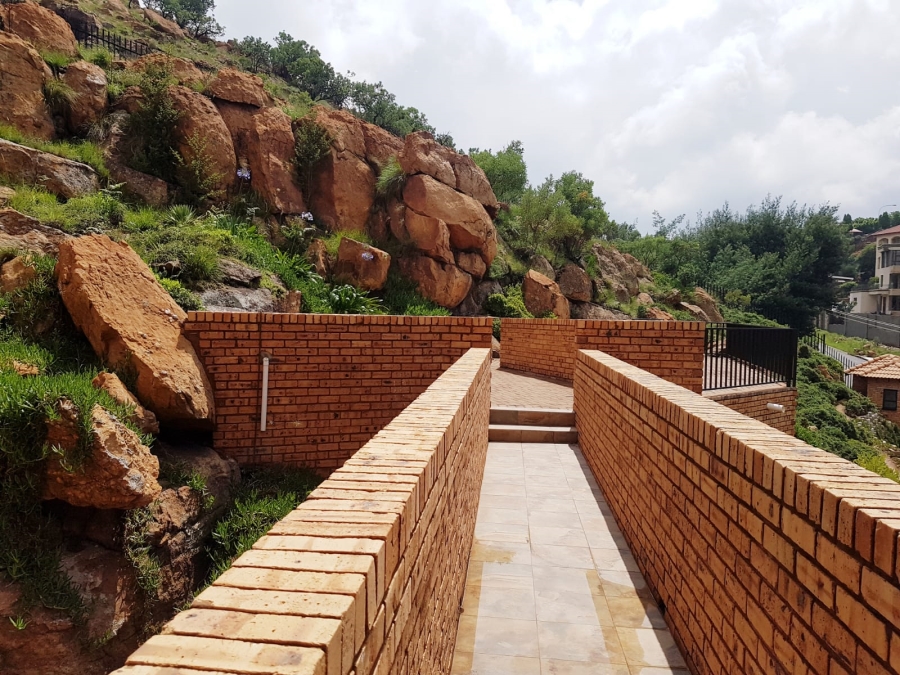 To Let 2 Bedroom Property for Rent in Oakdene Gauteng