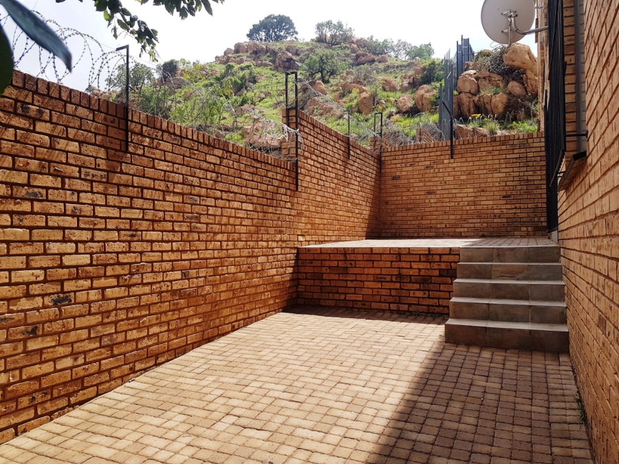 To Let 2 Bedroom Property for Rent in Oakdene Gauteng