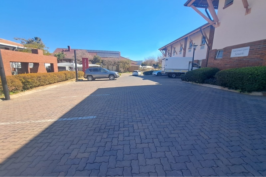 To Let commercial Property for Rent in Randjespark Gauteng