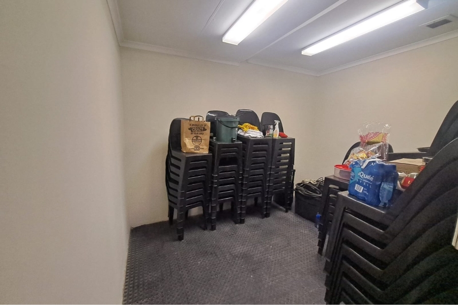 To Let commercial Property for Rent in Randjespark Gauteng