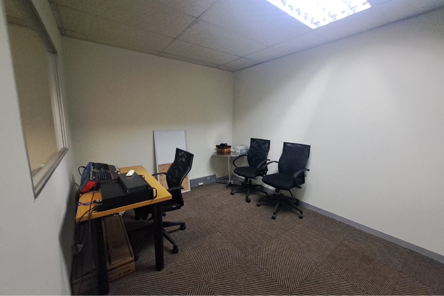 To Let commercial Property for Rent in Randjespark Gauteng