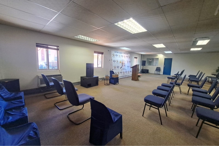 To Let commercial Property for Rent in Randjespark Gauteng