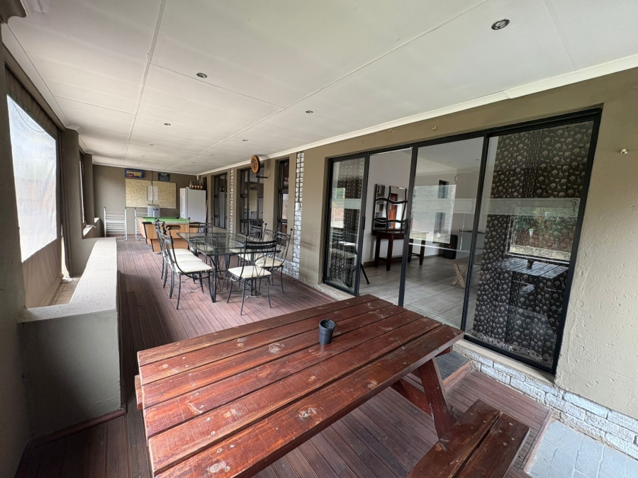 4 Bedroom Property for Sale in Sonneveld Gauteng