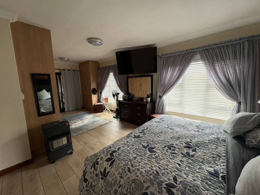 4 Bedroom Property for Sale in Sonneveld Gauteng
