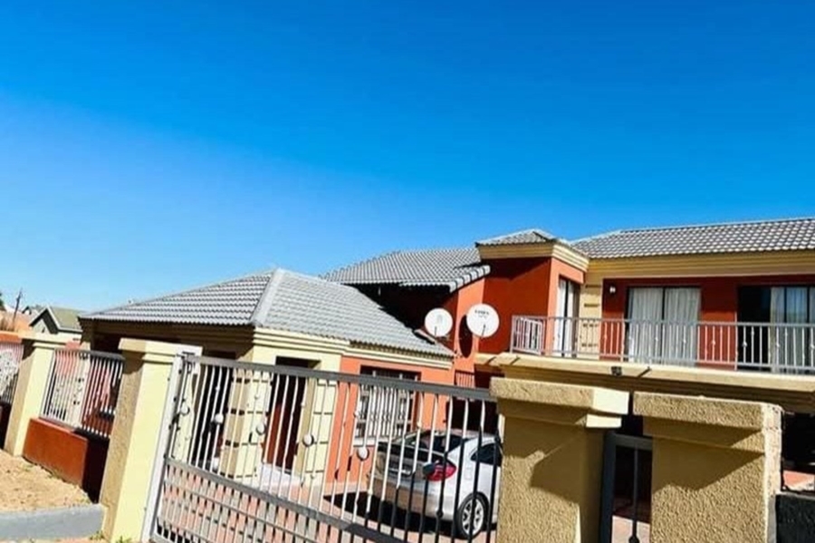 5 Bedroom Property for Sale in Ormonde Gauteng