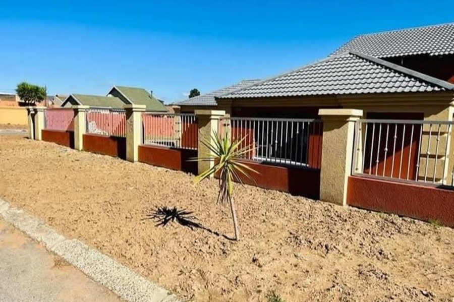 5 Bedroom Property for Sale in Ormonde Gauteng
