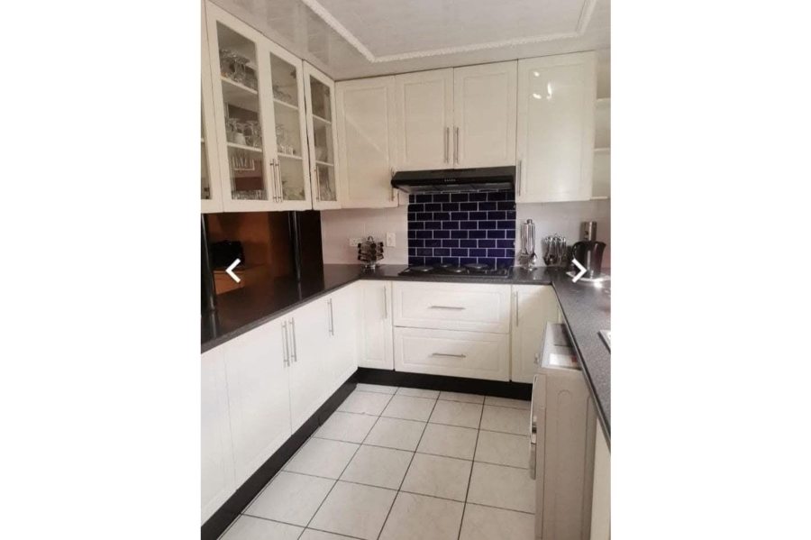 5 Bedroom Property for Sale in Ormonde Gauteng