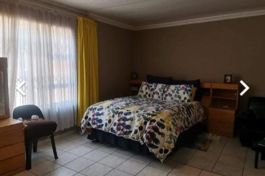 5 Bedroom Property for Sale in Ormonde Gauteng