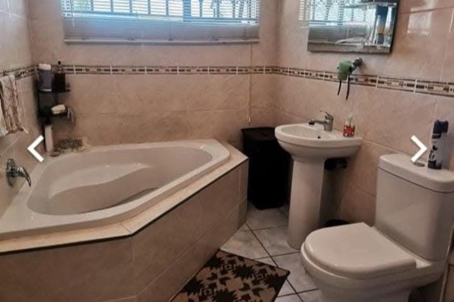 5 Bedroom Property for Sale in Ormonde Gauteng