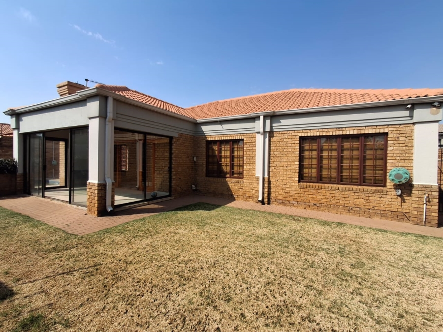3 Bedroom Property for Sale in Kenleaf Gauteng