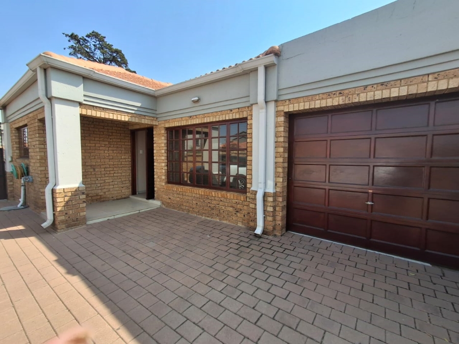 3 Bedroom Property for Sale in Kenleaf Gauteng