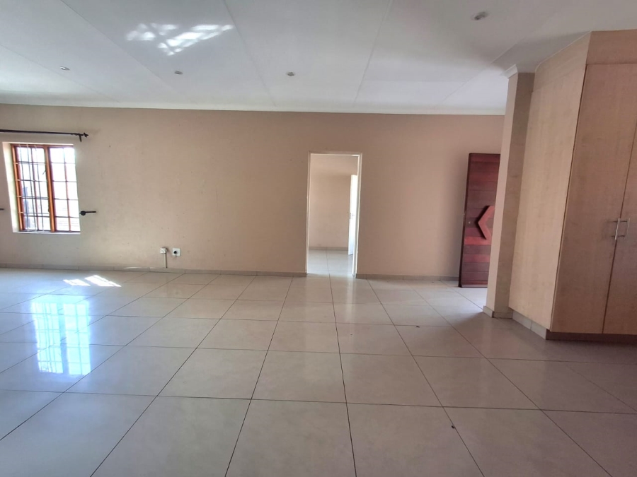 3 Bedroom Property for Sale in Kenleaf Gauteng