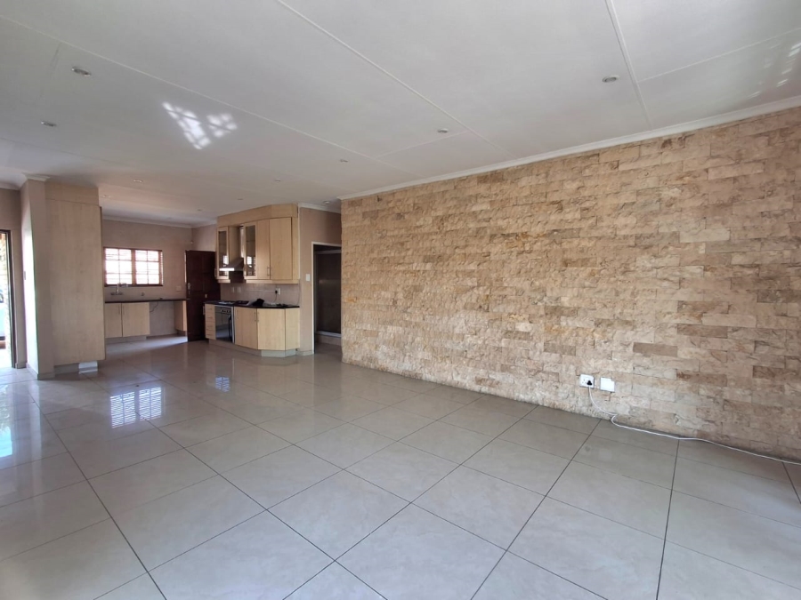 3 Bedroom Property for Sale in Kenleaf Gauteng