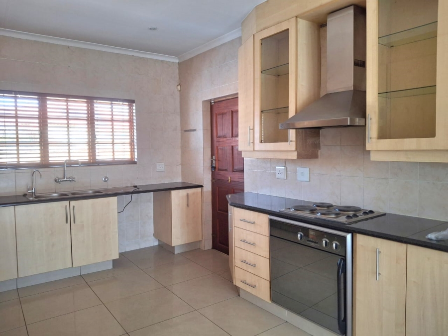3 Bedroom Property for Sale in Kenleaf Gauteng