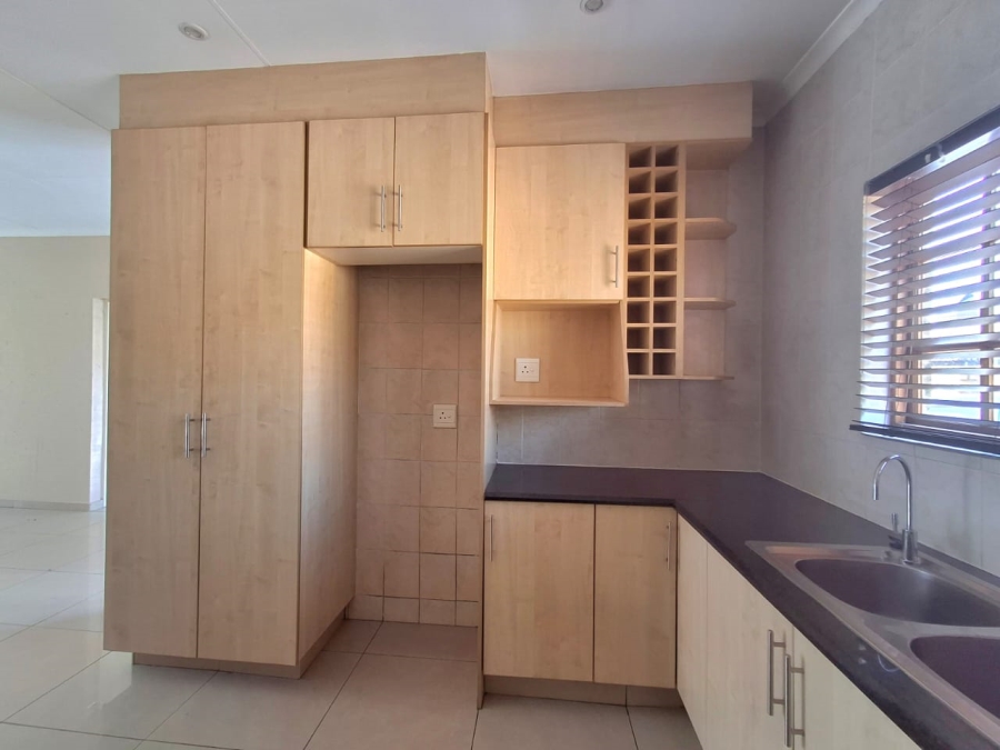 3 Bedroom Property for Sale in Kenleaf Gauteng
