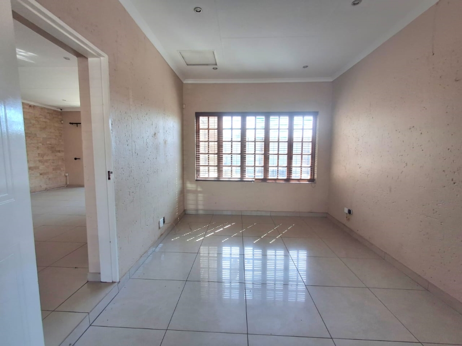 3 Bedroom Property for Sale in Kenleaf Gauteng