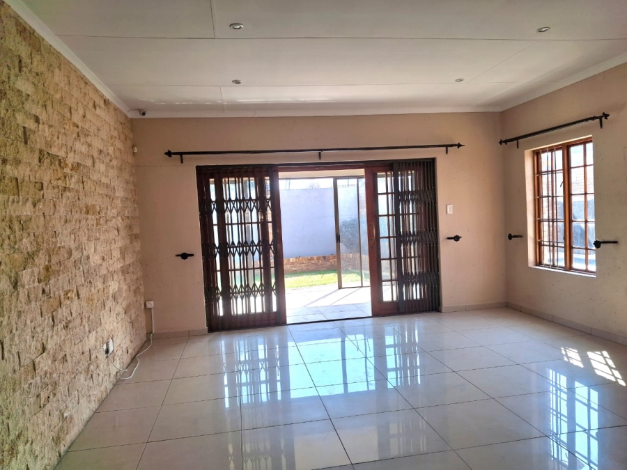 3 Bedroom Property for Sale in Kenleaf Gauteng