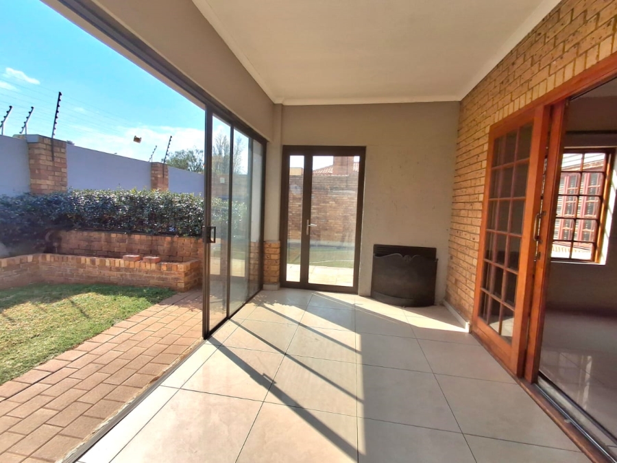 3 Bedroom Property for Sale in Kenleaf Gauteng
