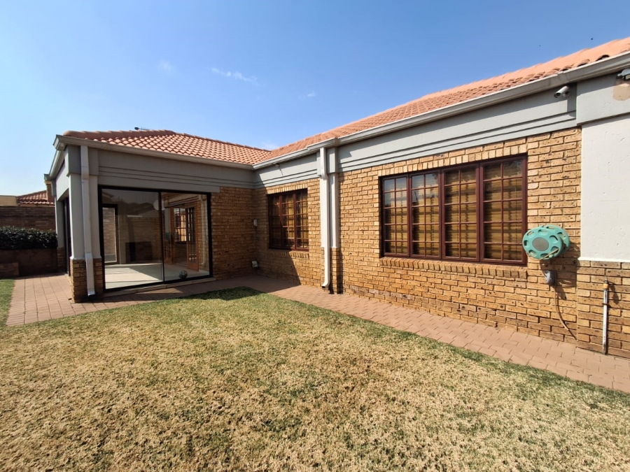 3 Bedroom Property for Sale in Kenleaf Gauteng