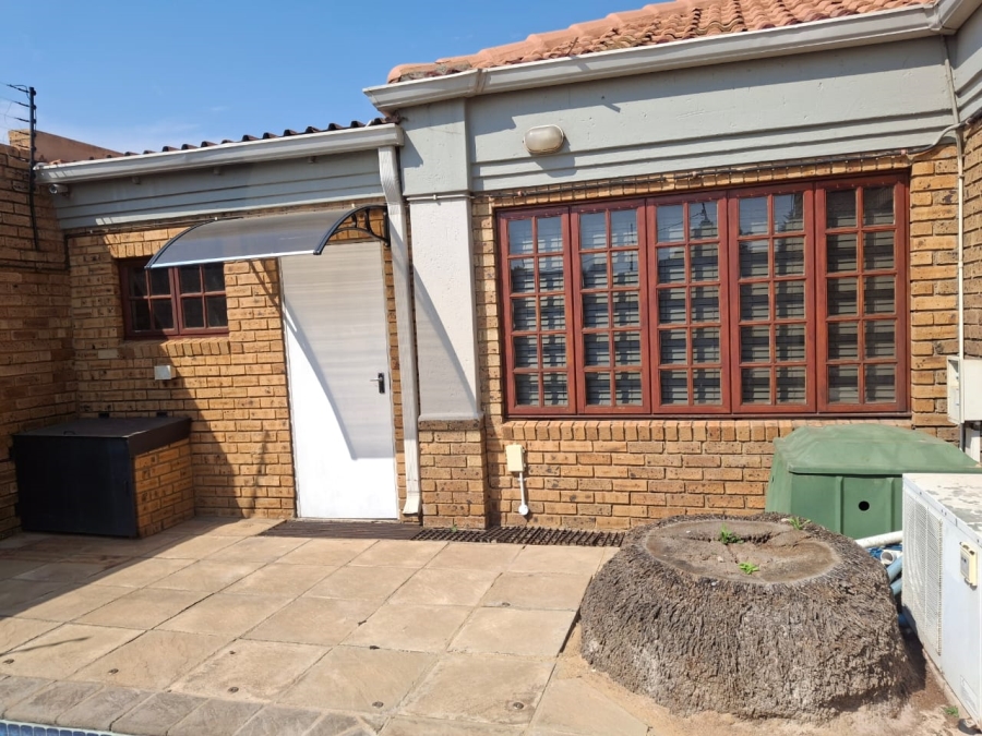 3 Bedroom Property for Sale in Kenleaf Gauteng