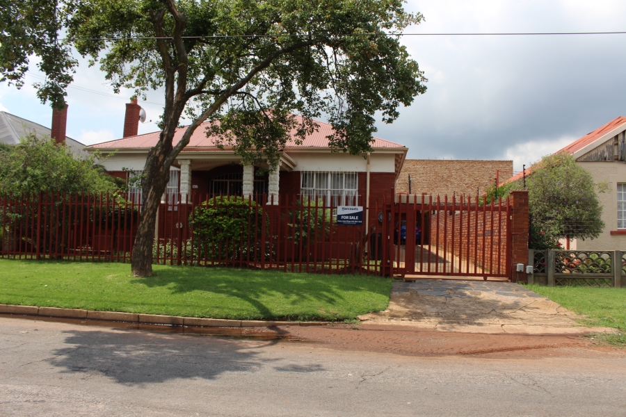 4 Bedroom Property for Sale in Roodepoort North Gauteng