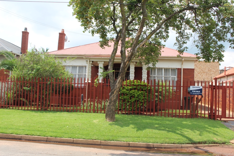 4 Bedroom Property for Sale in Roodepoort North Gauteng