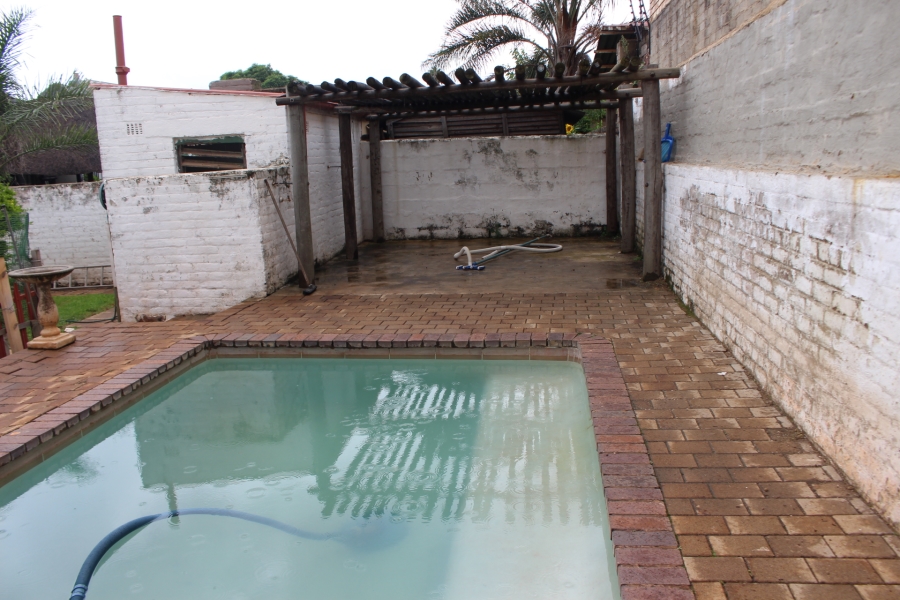4 Bedroom Property for Sale in Roodepoort North Gauteng