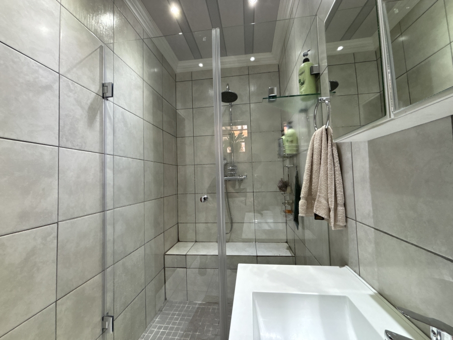 5 Bedroom Property for Sale in Rynfield Gauteng