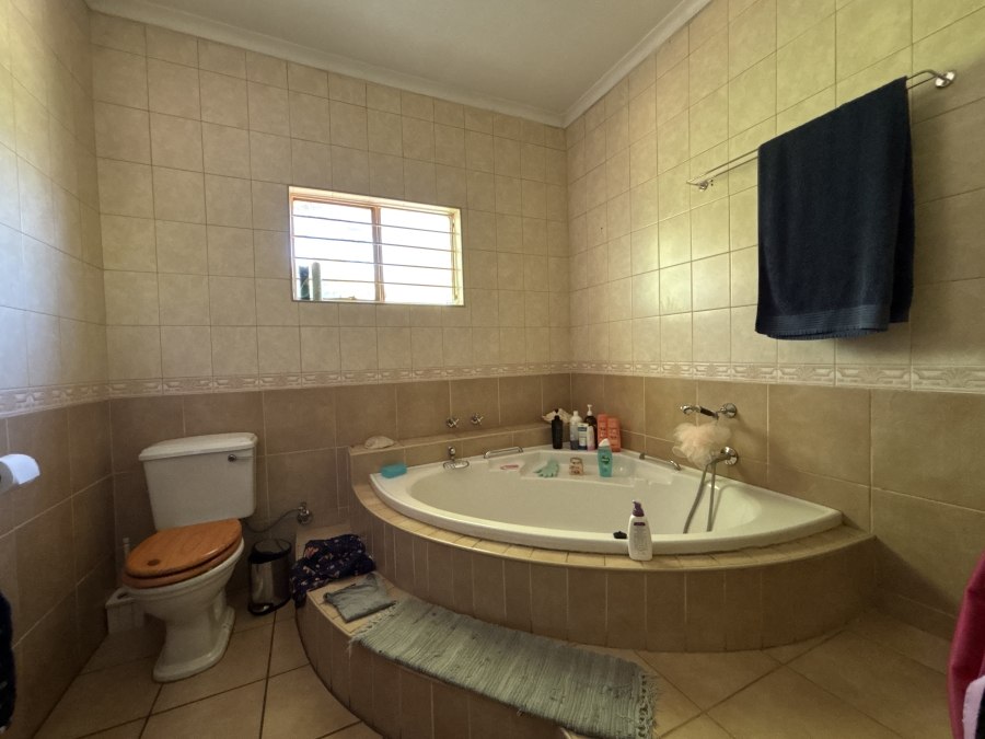 5 Bedroom Property for Sale in Rynfield Gauteng
