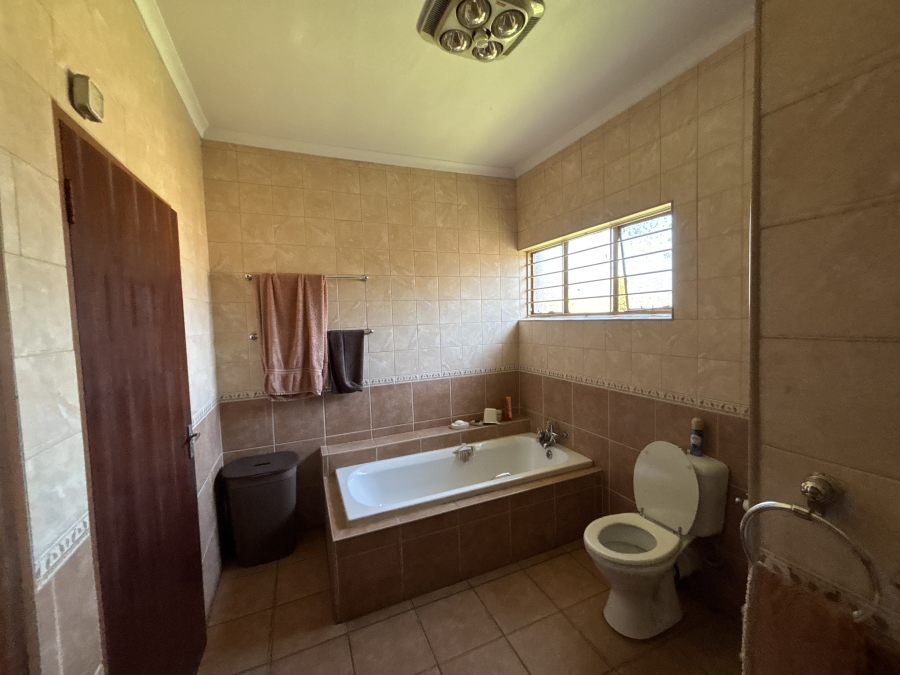 5 Bedroom Property for Sale in Rynfield Gauteng
