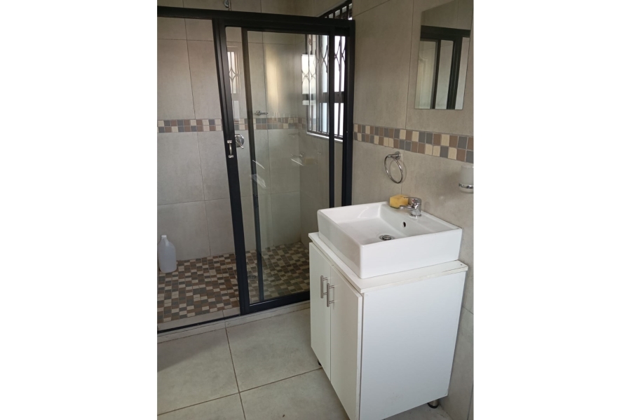 To Let 1 Bedroom Property for Rent in Etwatwa Gauteng