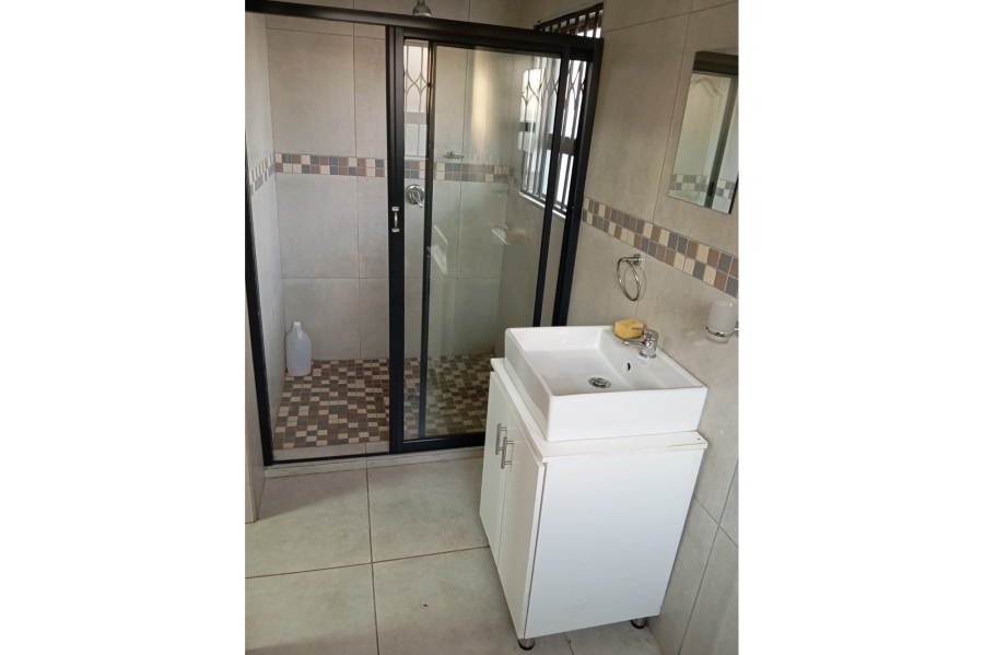 To Let 1 Bedroom Property for Rent in Etwatwa Gauteng