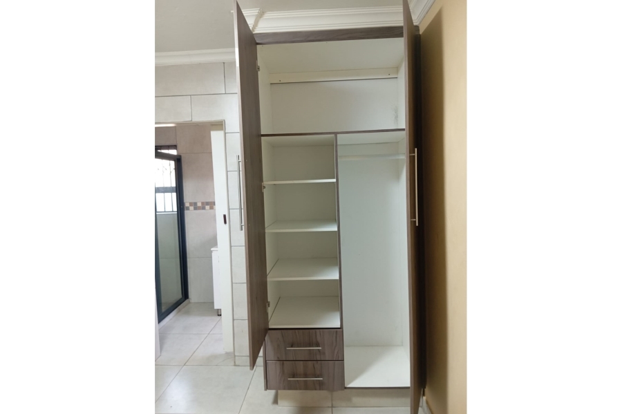 To Let 1 Bedroom Property for Rent in Etwatwa Gauteng