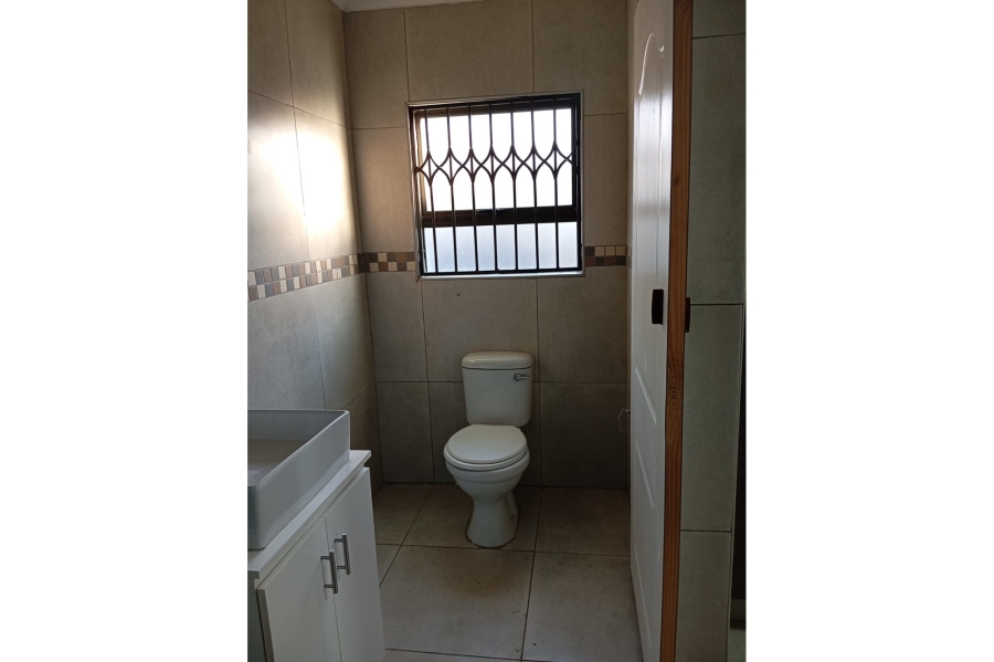 To Let 1 Bedroom Property for Rent in Etwatwa Gauteng