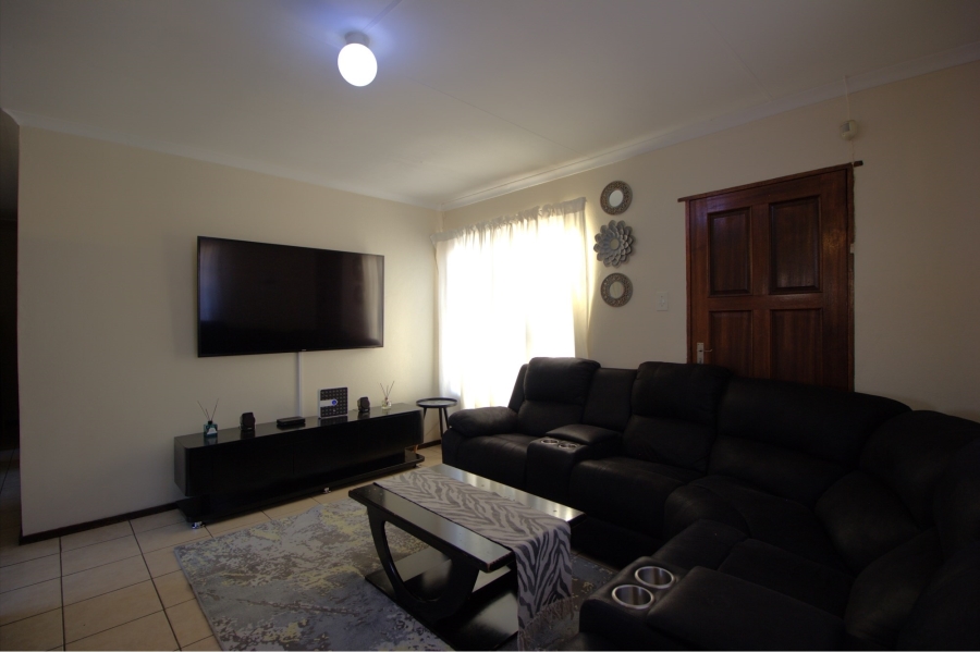 3 Bedroom Property for Sale in Cosmo City Gauteng