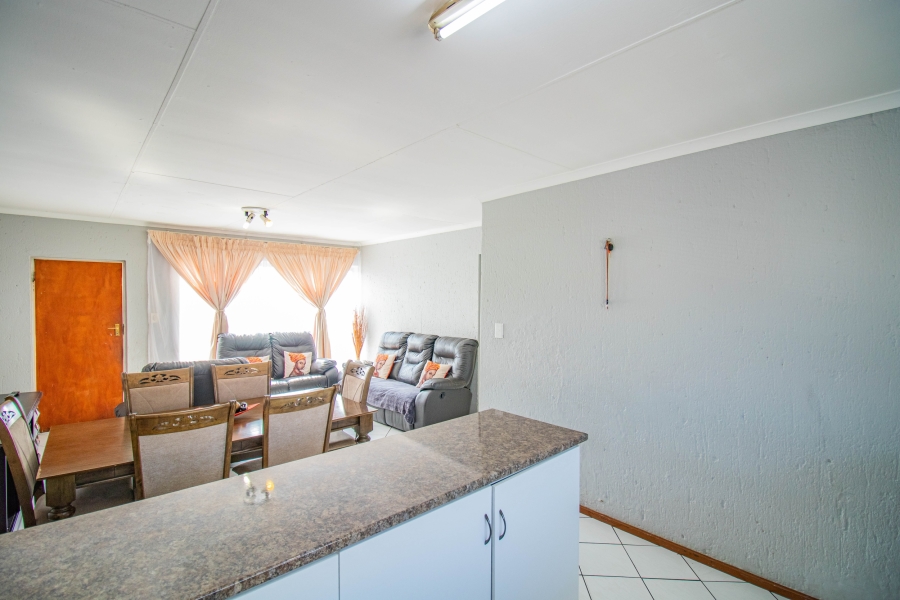 2 Bedroom Property for Sale in Vorna Valley Gauteng