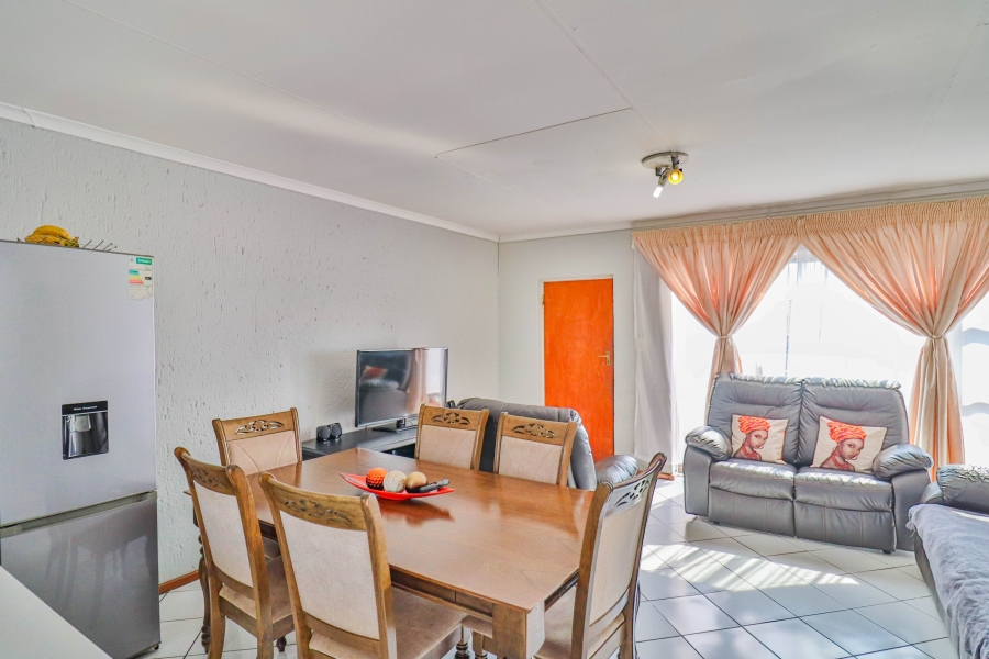 2 Bedroom Property for Sale in Vorna Valley Gauteng