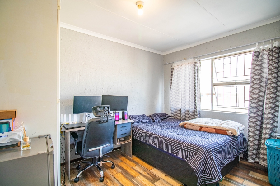2 Bedroom Property for Sale in Vorna Valley Gauteng