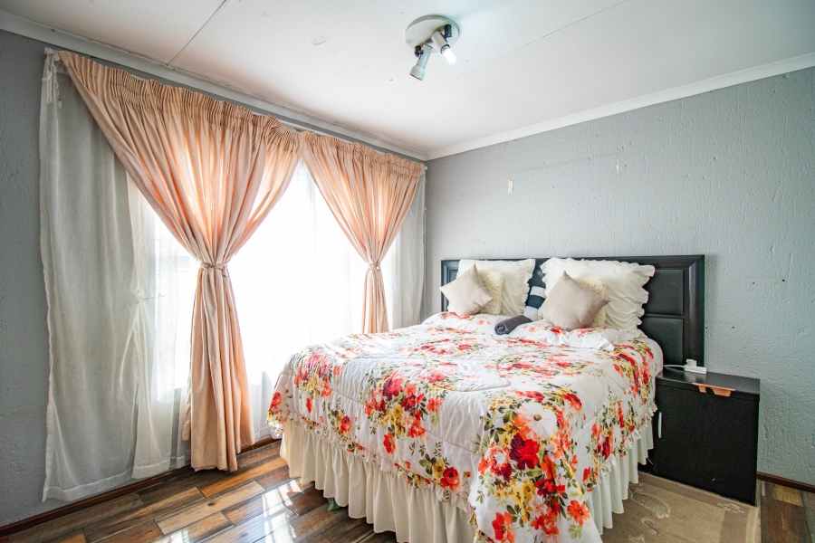 2 Bedroom Property for Sale in Vorna Valley Gauteng