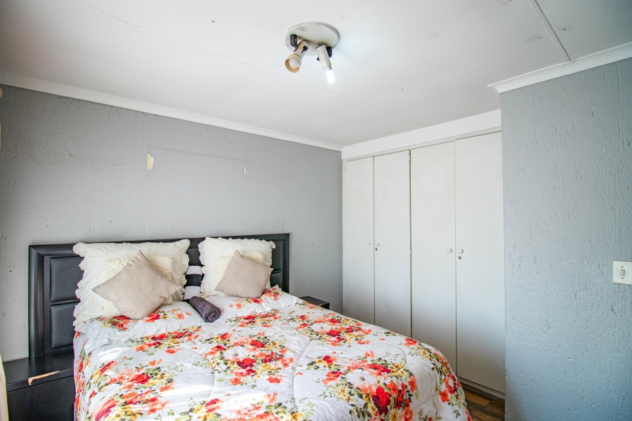 2 Bedroom Property for Sale in Vorna Valley Gauteng
