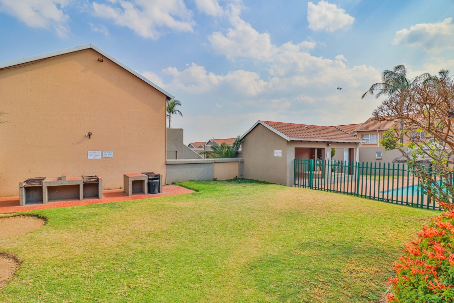 2 Bedroom Property for Sale in Vorna Valley Gauteng