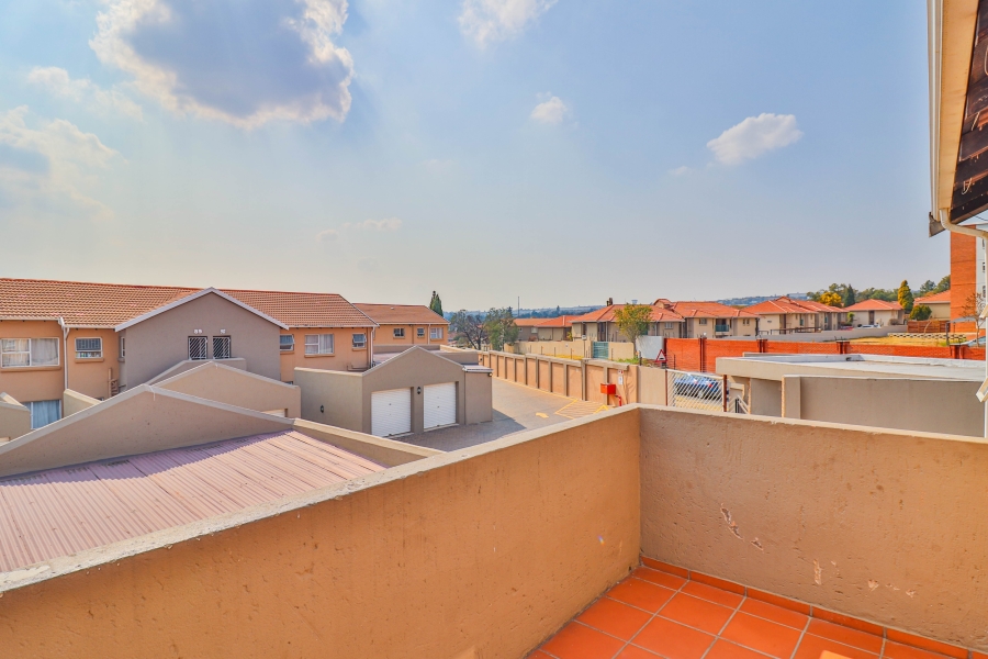 2 Bedroom Property for Sale in Vorna Valley Gauteng