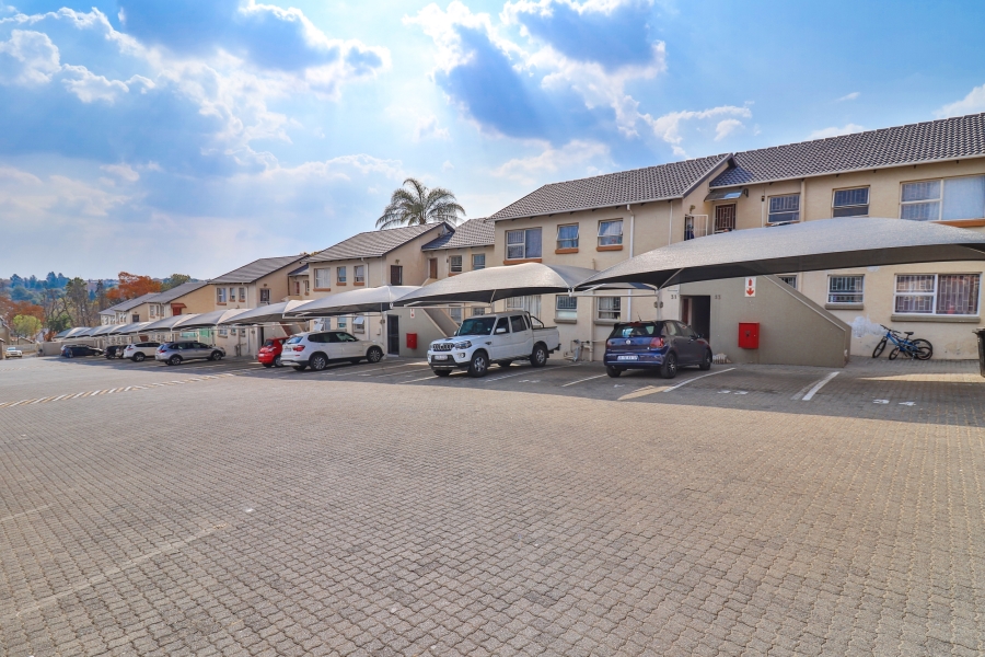 2 Bedroom Property for Sale in Vorna Valley Gauteng
