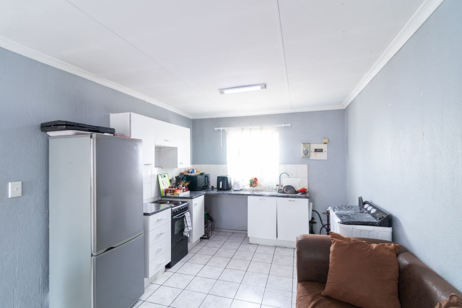 2 Bedroom Property for Sale in Vorna Valley Gauteng