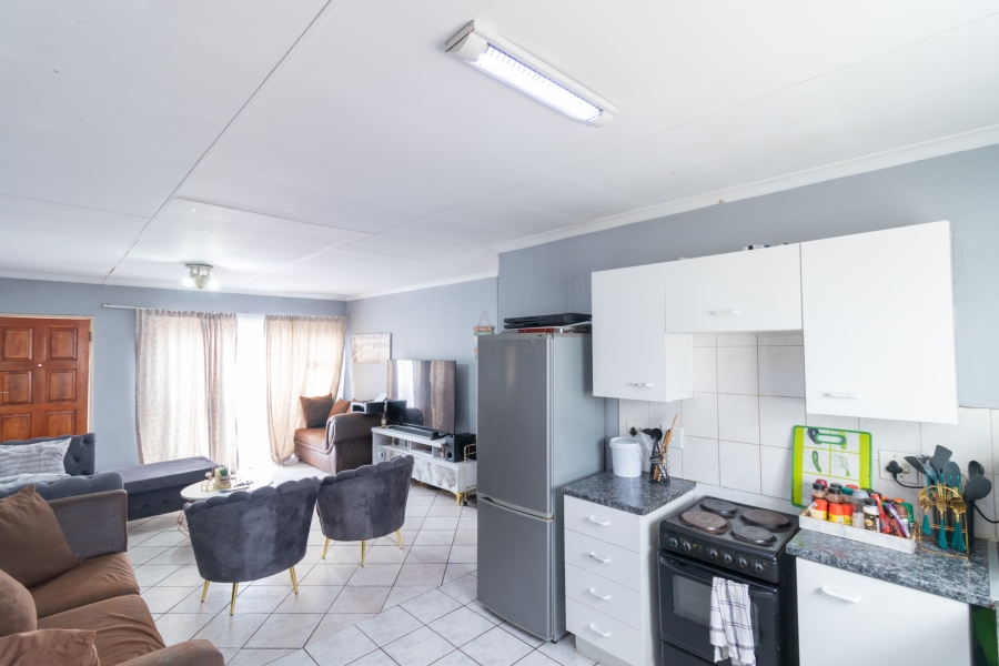 2 Bedroom Property for Sale in Vorna Valley Gauteng