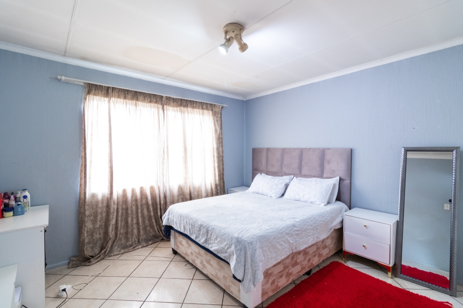 2 Bedroom Property for Sale in Vorna Valley Gauteng